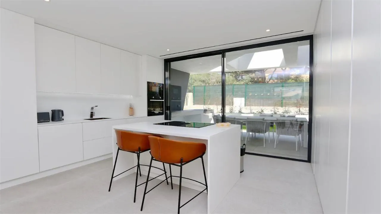 Onesixone-Cleverdetails, Luxury Villa, Sleeps 8 Adults 2 Children, Private Pool And Jacuzzi Vilamoura Vila