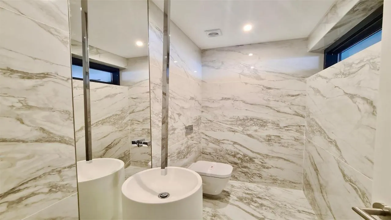 Onesixone-Cleverdetails, Luxury Villa, Sleeps 8 Adults 2 Children, Private Pool And Jacuzzi Vilamoura Vila
