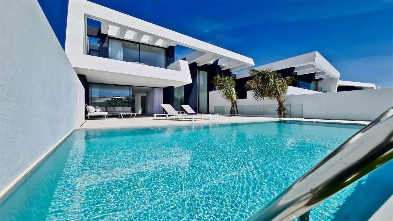 Vila Onesixone-Cleverdetails, Luxury Villa, Sleeps 8 Adults 2 Children, Private Pool And Jacuzzi Vilamoura