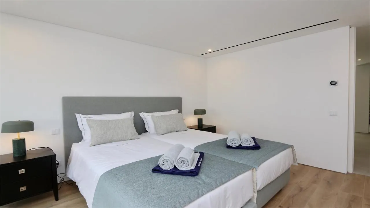 Vila Onesixone-Cleverdetails, Luxury Villa, Sleeps 8 Adults 2 Children, Private Pool And Jacuzzi Vilamoura