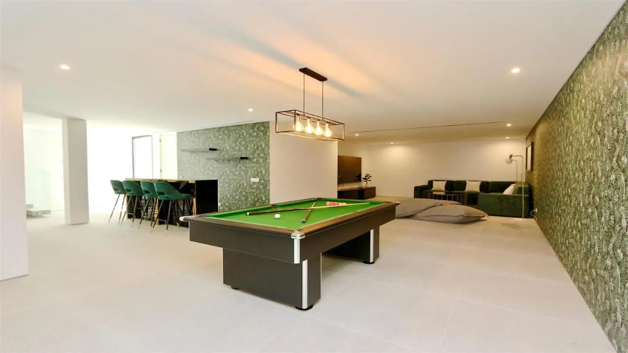 Vila Onesixone-Cleverdetails, Luxury Villa, Sleeps 8 Adults 2 Children, Private Pool And Jacuzzi Vilamoura