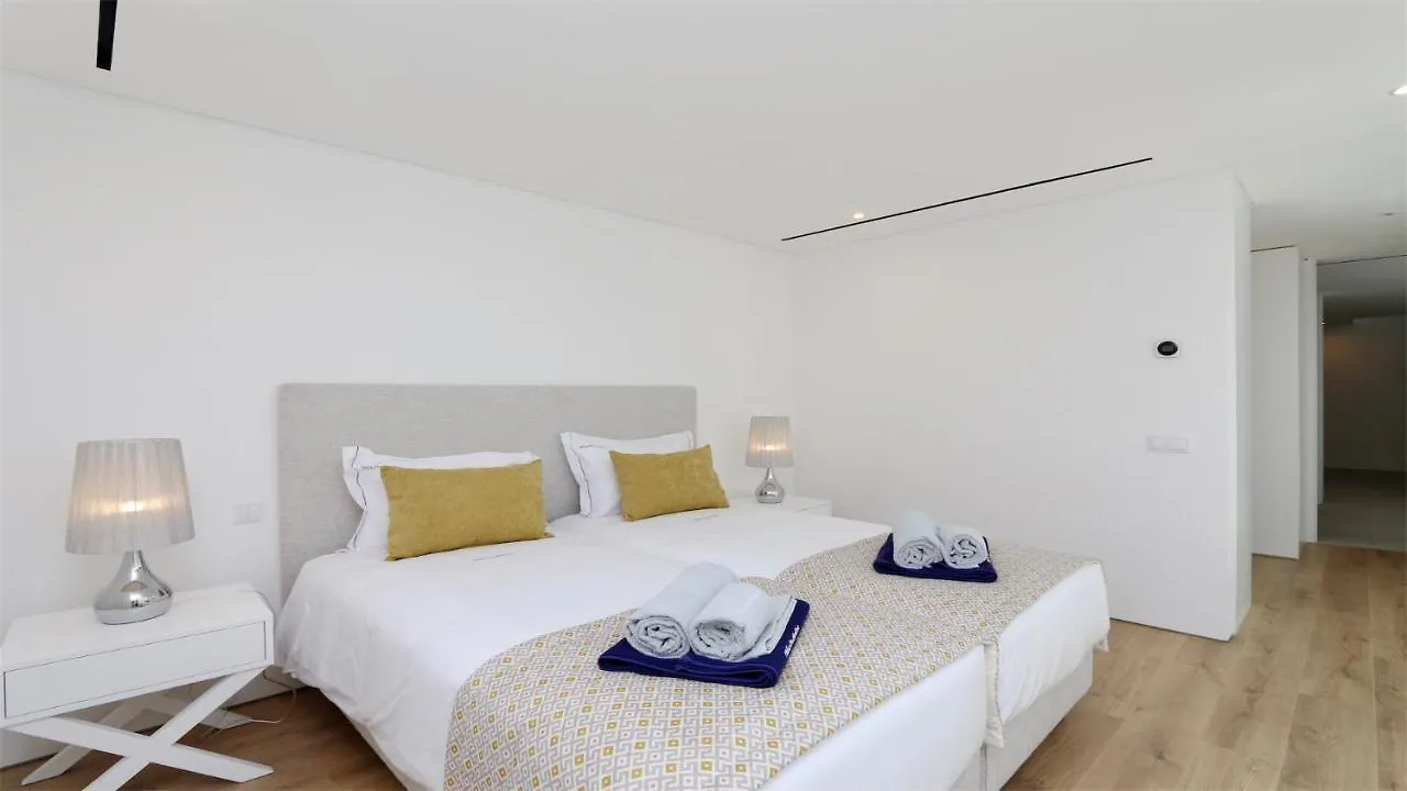 Onesixone-Cleverdetails, Luxury Villa, Sleeps 8 Adults 2 Children, Private Pool And Jacuzzi Vilamoura Vila