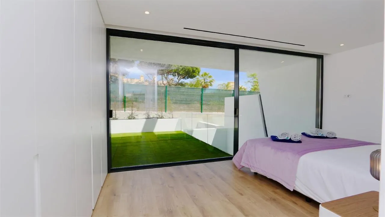 Onesixone-Cleverdetails, Luxury Villa, Sleeps 8 Adults 2 Children, Private Pool And Jacuzzi Vilamoura