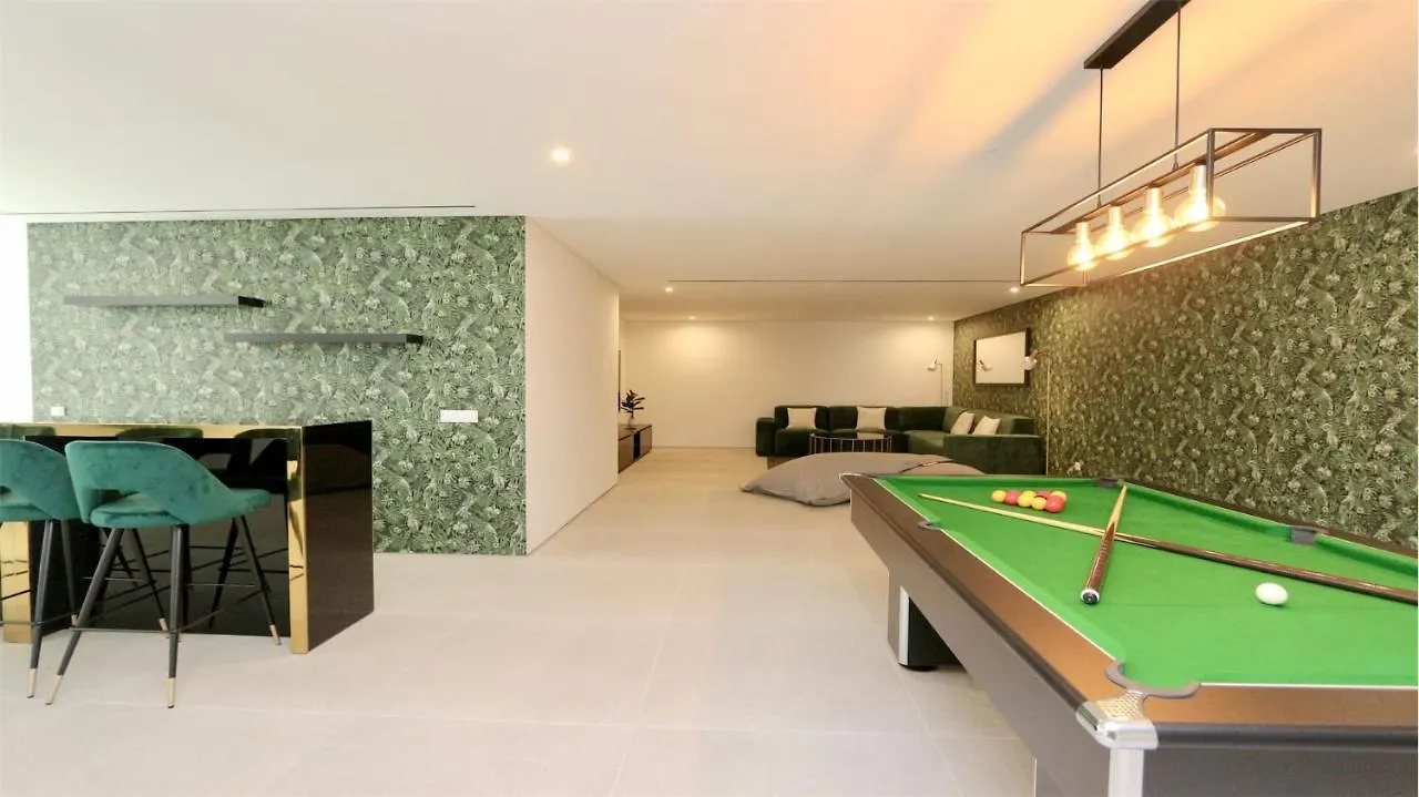 Onesixone-Cleverdetails, Luxury Villa, Sleeps 8 Adults 2 Children, Private Pool And Jacuzzi Vilamoura Vila
