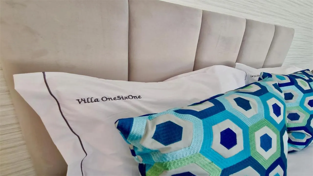 Onesixone-Cleverdetails, Luxury Villa, Sleeps 8 Adults 2 Children, Private Pool And Jacuzzi Vilamoura