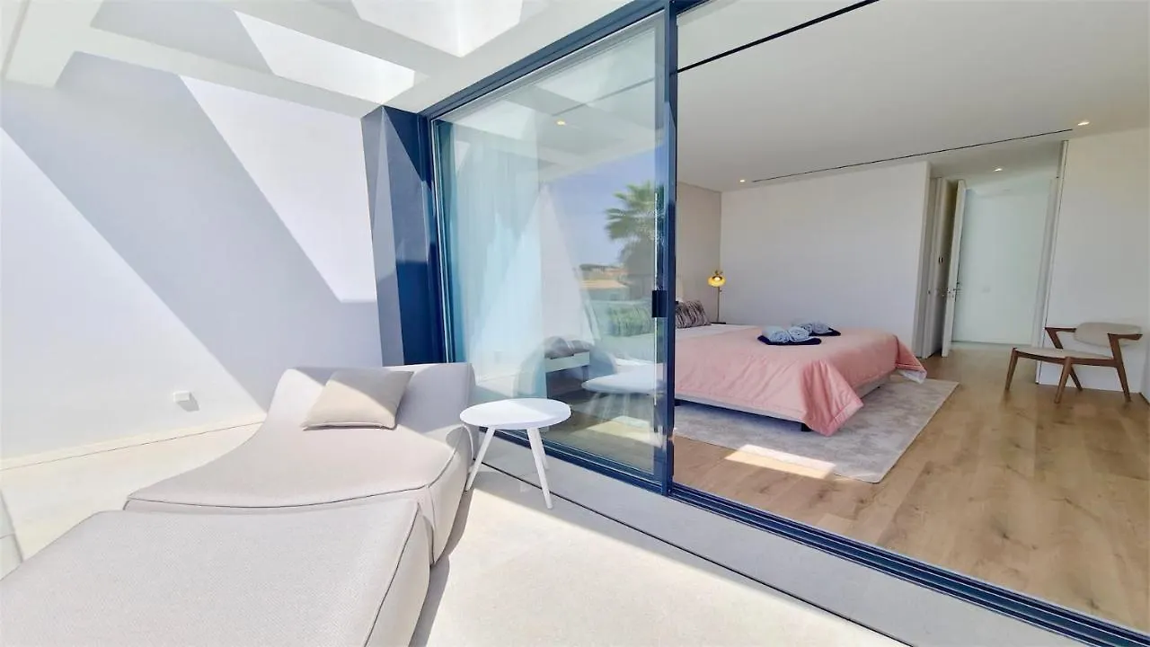 Onesixone-Cleverdetails, Luxury Villa, Sleeps 8 Adults 2 Children, Private Pool And Jacuzzi Vilamoura