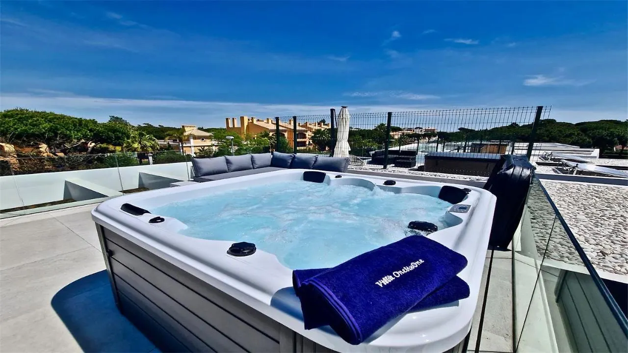 Vila Onesixone-Cleverdetails, Luxury Villa, Sleeps 8 Adults 2 Children, Private Pool And Jacuzzi Vilamoura