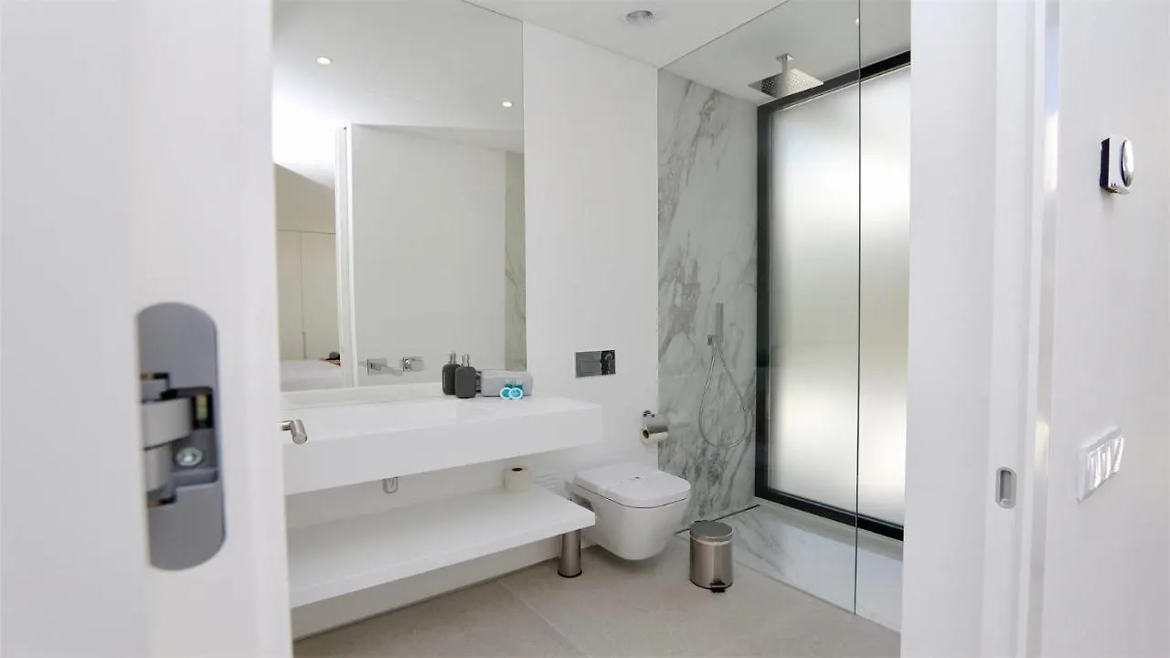 Onesixone-Cleverdetails, Luxury Villa, Sleeps 8 Adults 2 Children, Private Pool And Jacuzzi Vilamoura Vila
