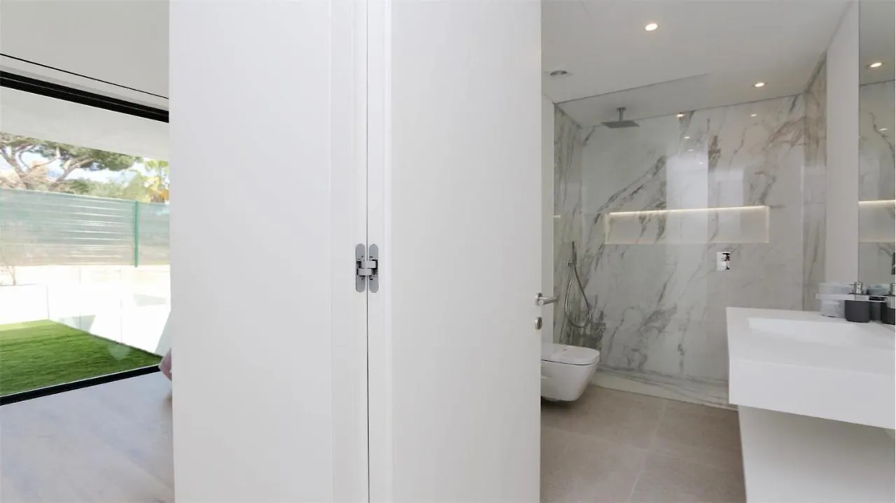 Vila Onesixone-Cleverdetails, Luxury Villa, Sleeps 8 Adults 2 Children, Private Pool And Jacuzzi Vilamoura Portugalsko