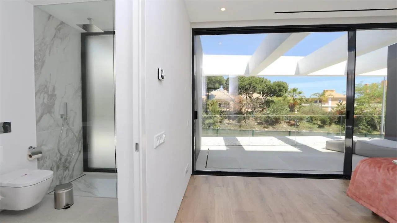Onesixone-Cleverdetails, Luxury Villa, Sleeps 8 Adults 2 Children, Private Pool And Jacuzzi Vilamoura 0*,  Portugalsko