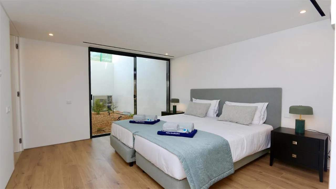 Onesixone-Cleverdetails, Luxury Villa, Sleeps 8 Adults 2 Children, Private Pool And Jacuzzi Vilamoura