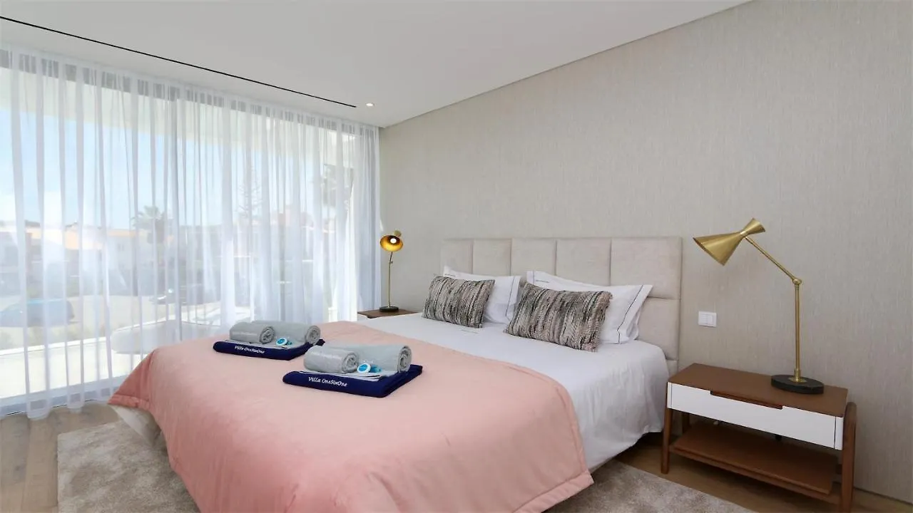 Onesixone-Cleverdetails, Luxury Villa, Sleeps 8 Adults 2 Children, Private Pool And Jacuzzi 维拉摩拉